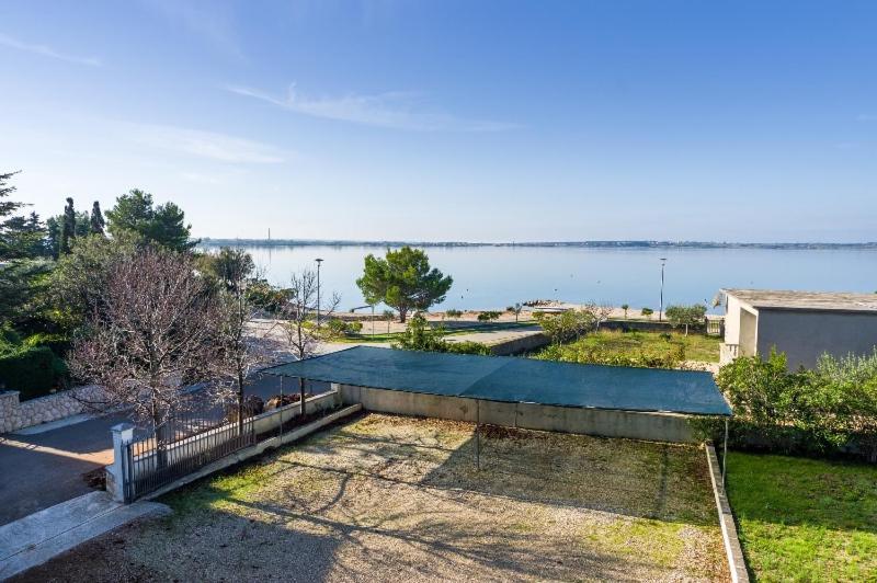 Apartment Nin - Vrsi At The Beach ภายนอก รูปภาพ