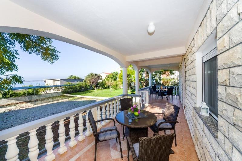 Apartment Nin - Vrsi At The Beach ภายนอก รูปภาพ