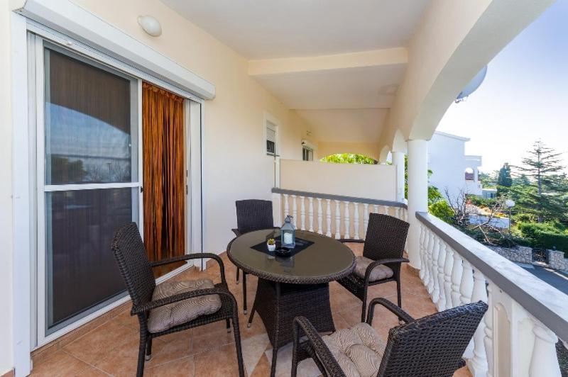 Apartment Nin - Vrsi At The Beach ภายนอก รูปภาพ
