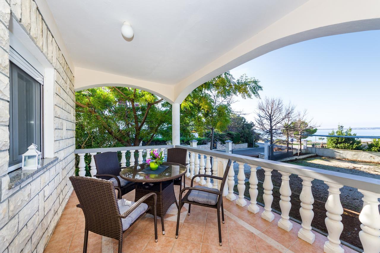 Apartment Nin - Vrsi At The Beach ภายนอก รูปภาพ