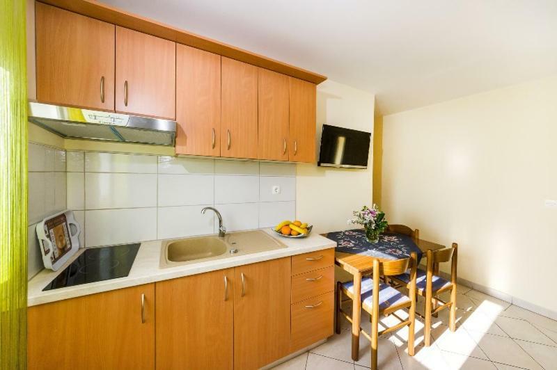 Apartment Nin - Vrsi At The Beach ภายนอก รูปภาพ